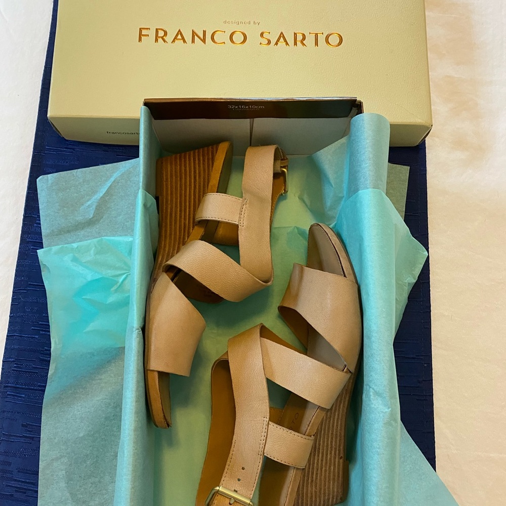 Franco Sarto Dania Taupe wedge, size 7M